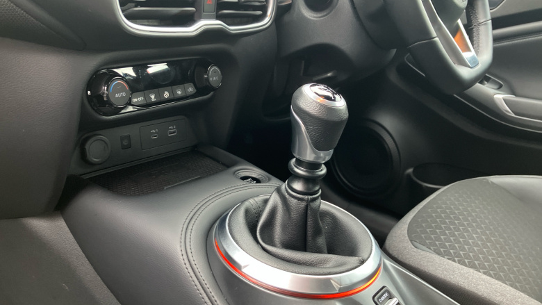 Nissan Juke 1.0 DiG-T N-Connecta 5dr Petrol Hatchback